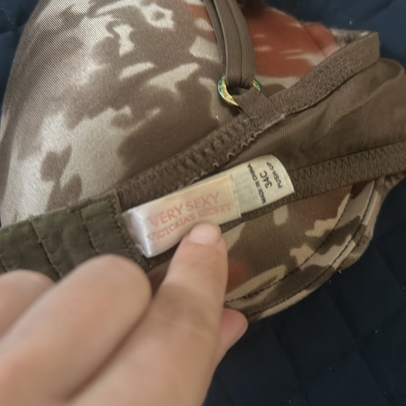 Victorias Secret Lot of 4 Bras 34C Very Sexy Dream Angels - Picture 2 of 5